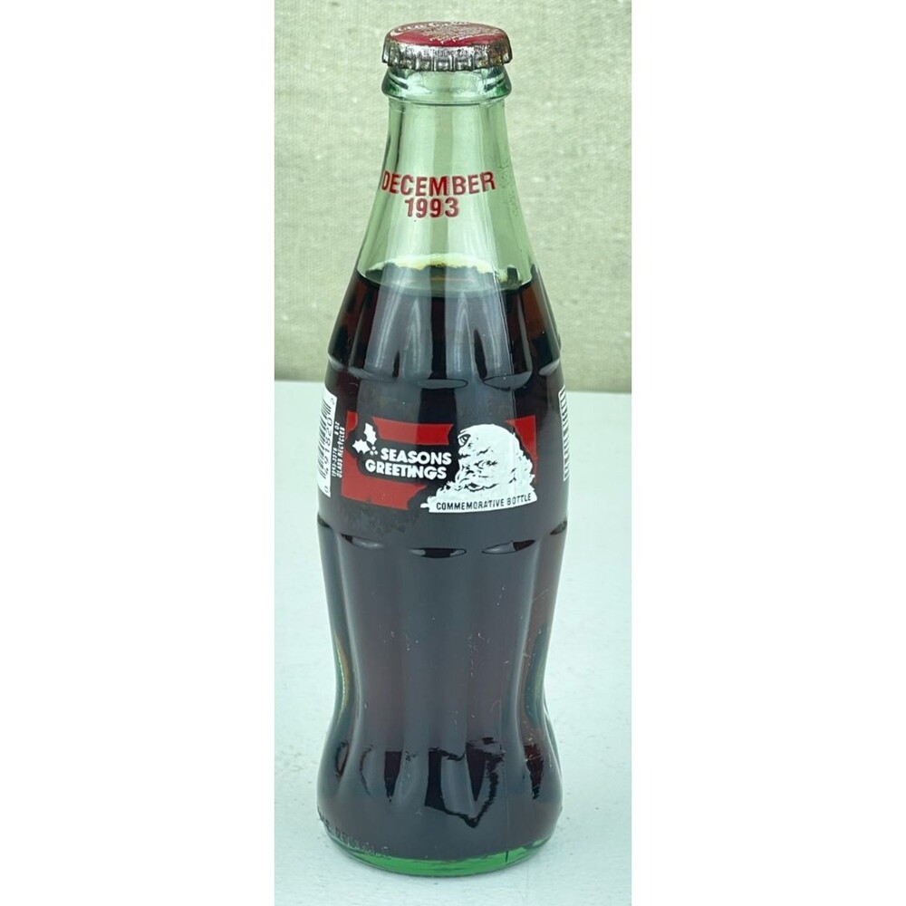 Unopened Vintage COCA COLA Coke Commemorative 8Oz Bottle Seasons Greetings Santa